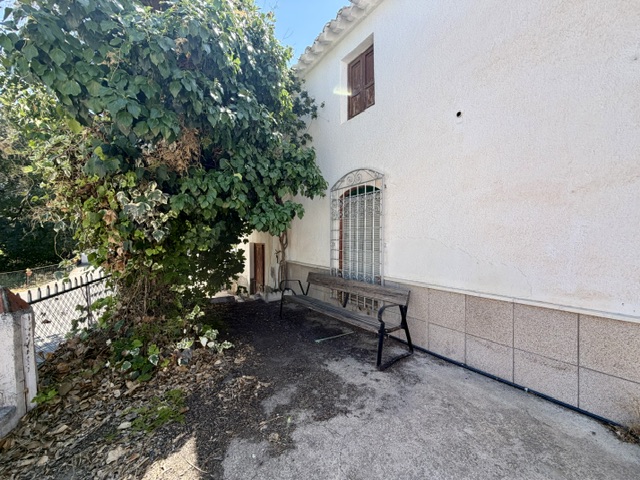 Image No.17-4 Bed Country House for sale