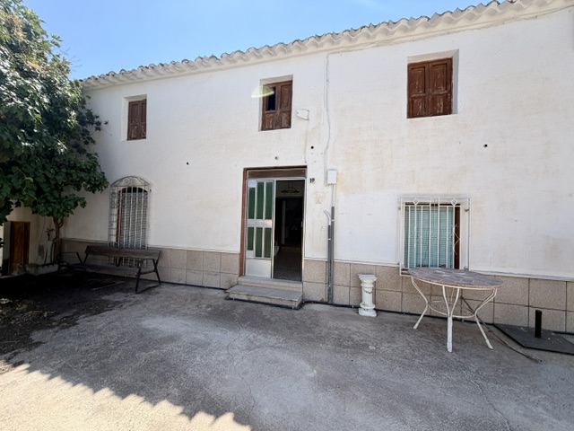 Image No.2-4 Bed Country House for sale