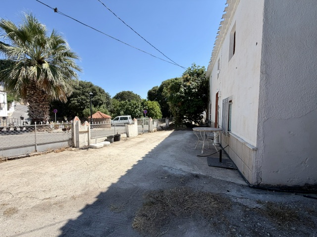 Image No.3-4 Bed Country House for sale