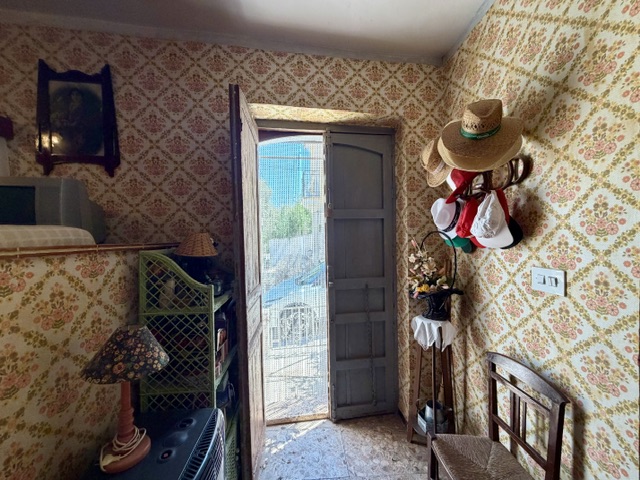 Image No.7-4 Bed Country House for sale