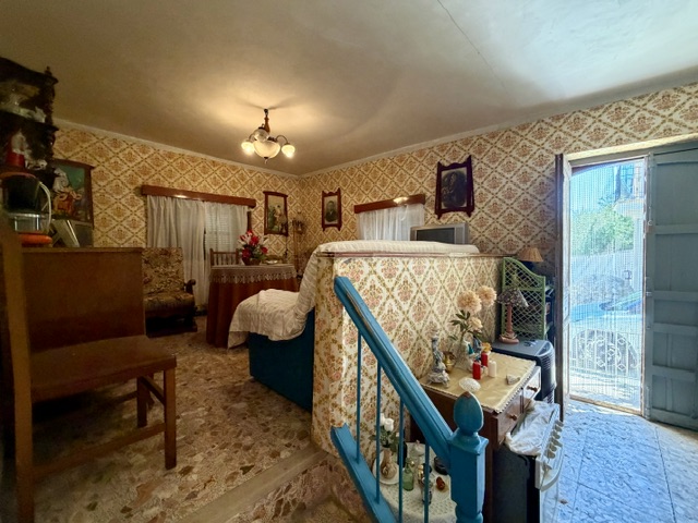 Image No.8-4 Bed Country House for sale