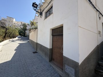 15233270917