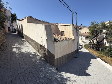 15233275900