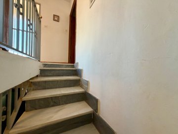 15181558175