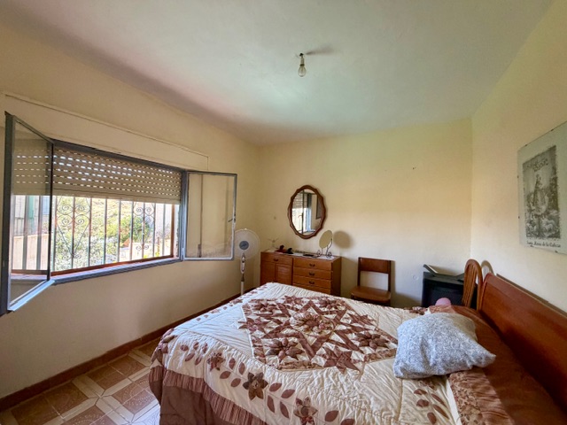 Image No.15-4 Bed Townhouse for sale
