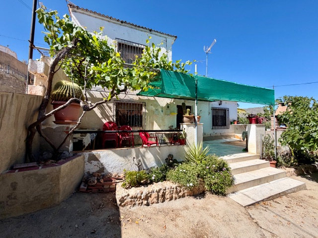 Image No.16-4 Bed Townhouse for sale