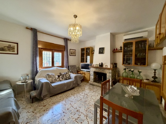 Image No.10-3 Bed Country House for sale