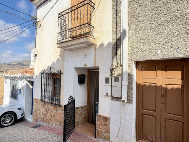 Image No.25-3 Bed Townhouse for sale
