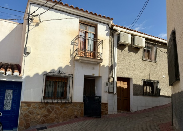 Image No.3-3 Bed Townhouse for sale