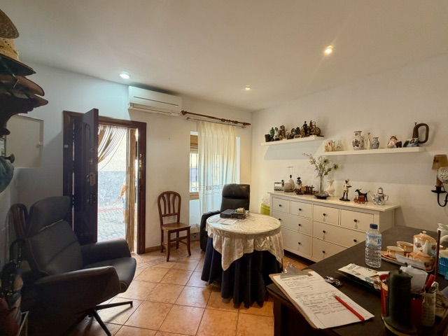 Image No.8-3 Bed Townhouse for sale