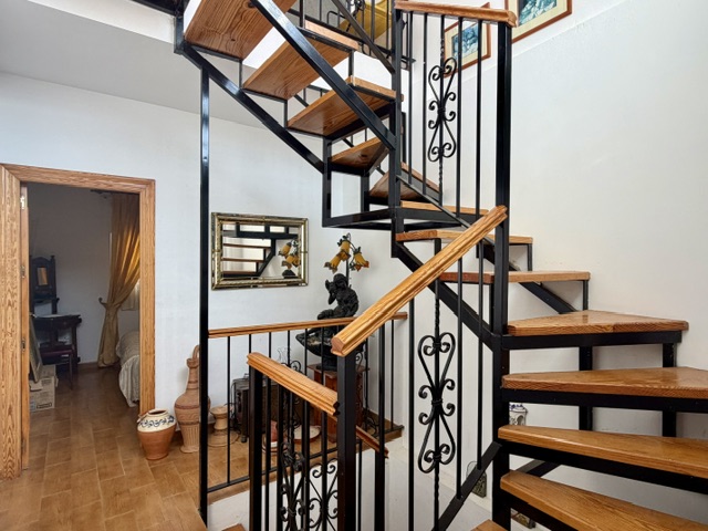 Image No.20-3 Bed Townhouse for sale