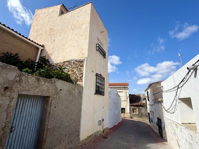 Image No.6-3 Bed Townhouse for sale