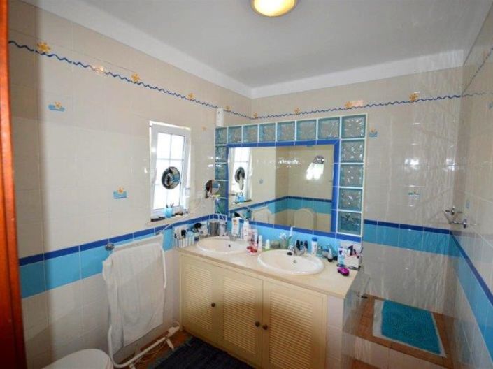 Image No.11-4 Bed House for sale