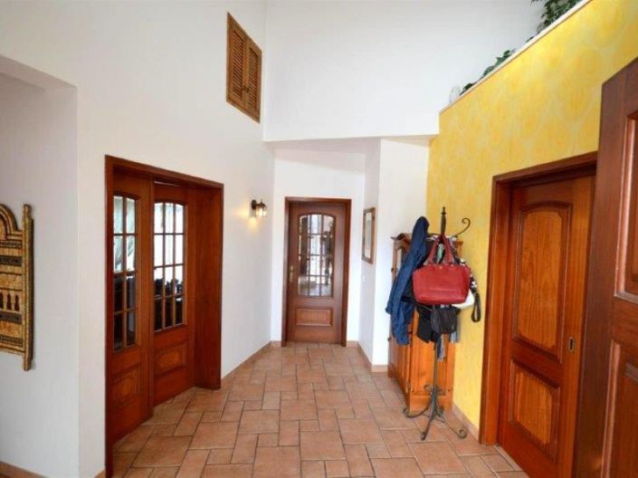 Image No.15-4 Bed House for sale