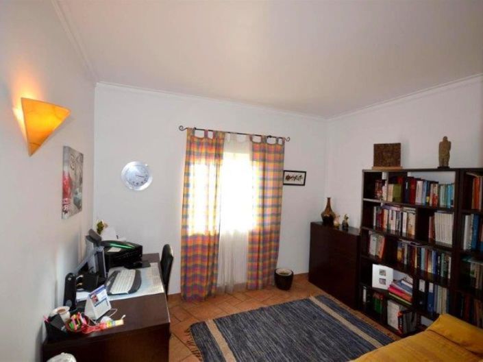 Image No.16-4 Bed House for sale