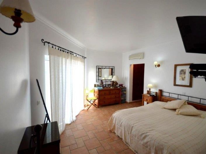 Image No.9-4 Bed House for sale