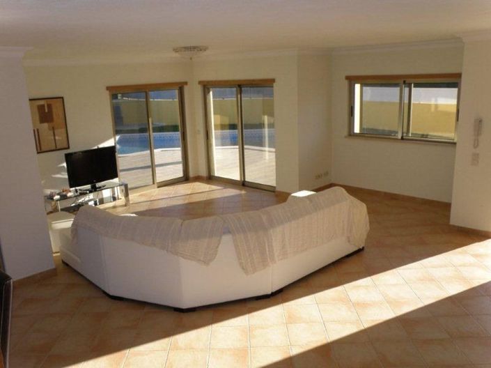 Image No.8-4 Bed House for sale