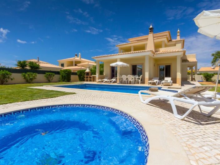 Image No.1-4 Bed House for sale