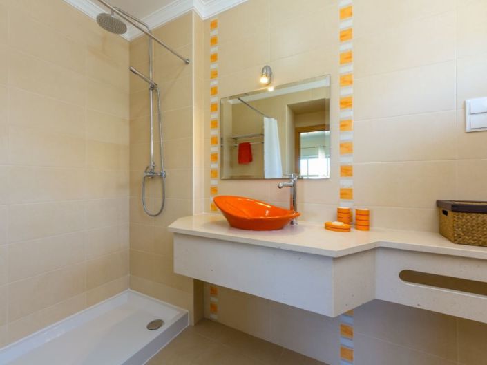 Image No.7-4 Bed House for sale