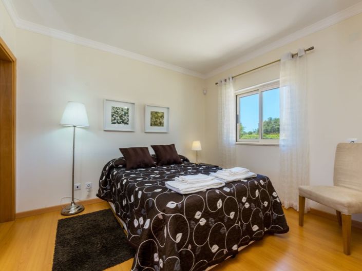 Image No.8-4 Bed House for sale