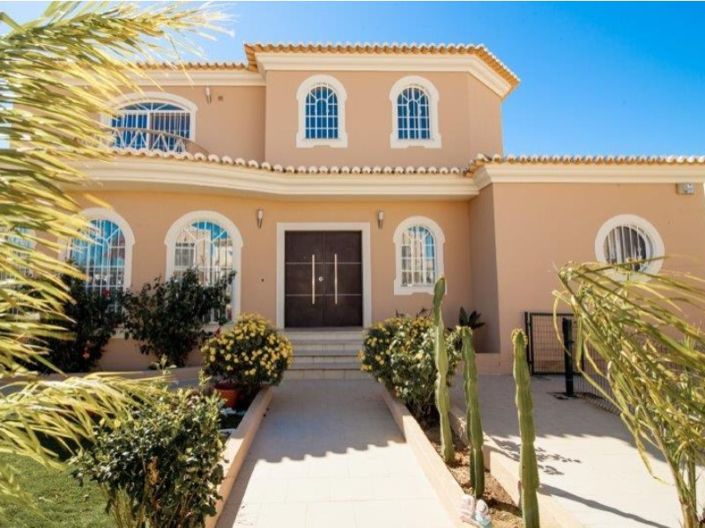 Image No.2-4 Bed House for sale