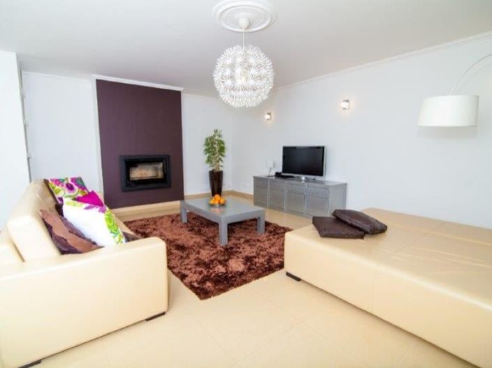 Image No.3-4 Bed House for sale