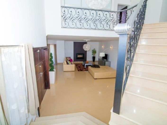 Image No.9-4 Bed House for sale