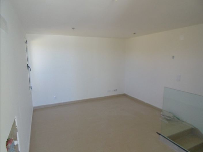 Image No.12-5 Bed House for sale