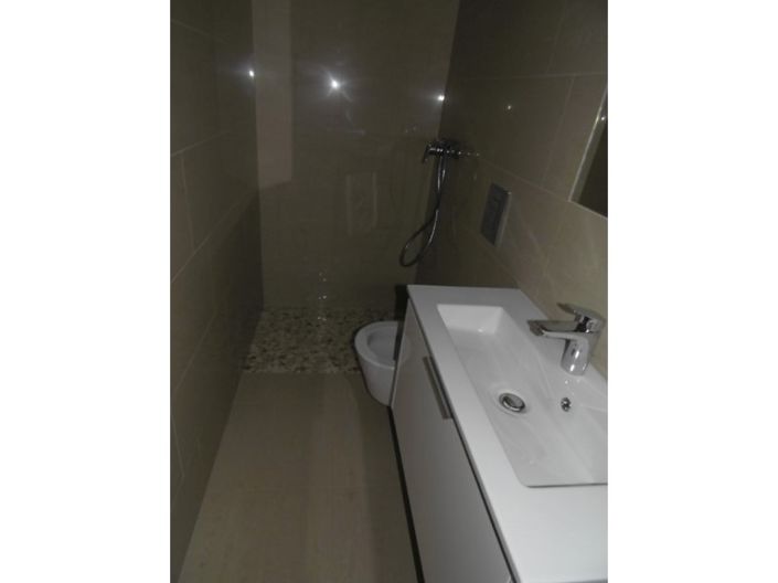 Image No.13-5 Bed House for sale