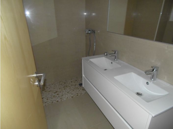 Image No.15-5 Bed House for sale