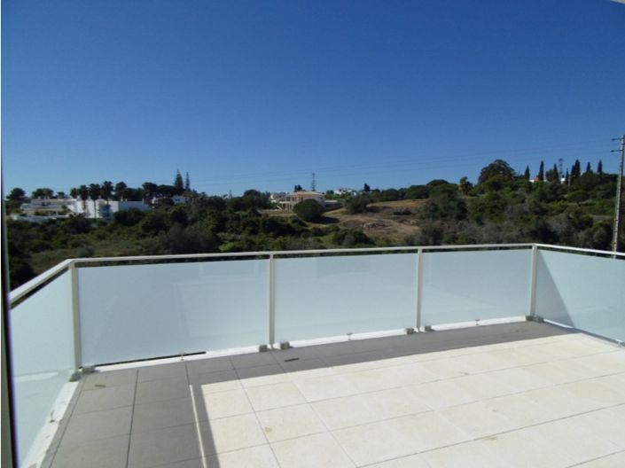 Image No.18-5 Bed House for sale