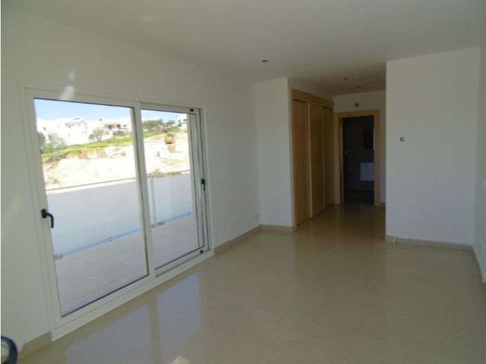 Image No.8-5 Bed House for sale