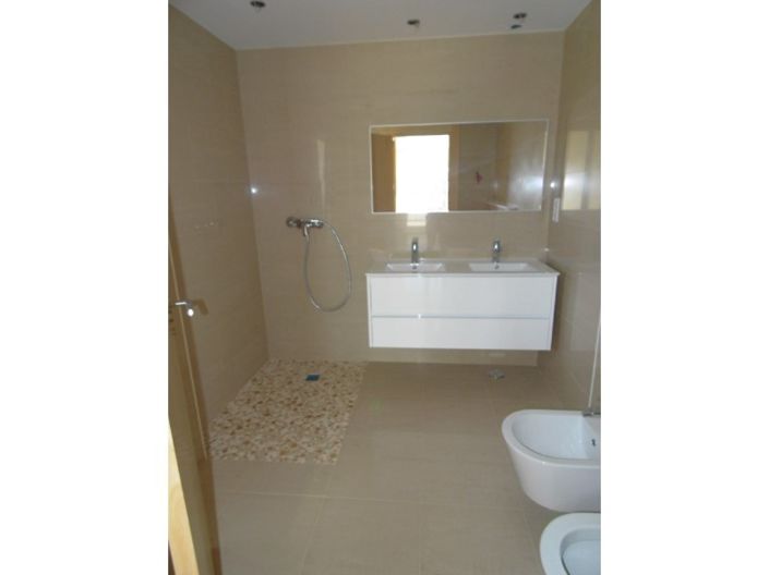 Image No.9-5 Bed House for sale