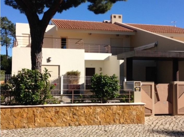 Image No.1-4 Bed House for sale