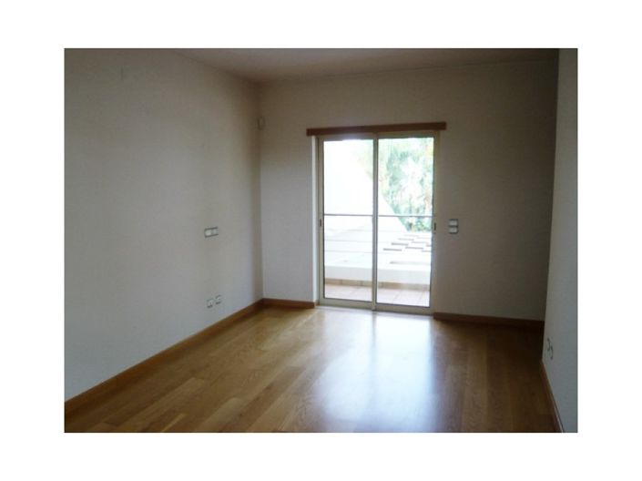 Image No.11-4 Bed House for sale