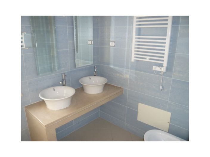 Image No.14-4 Bed House for sale