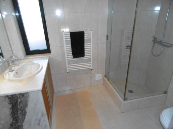 Image No.9-2 Bed House for sale