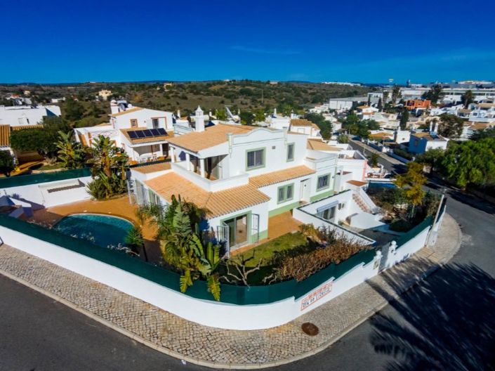 Image No.1-3 Bed House for sale