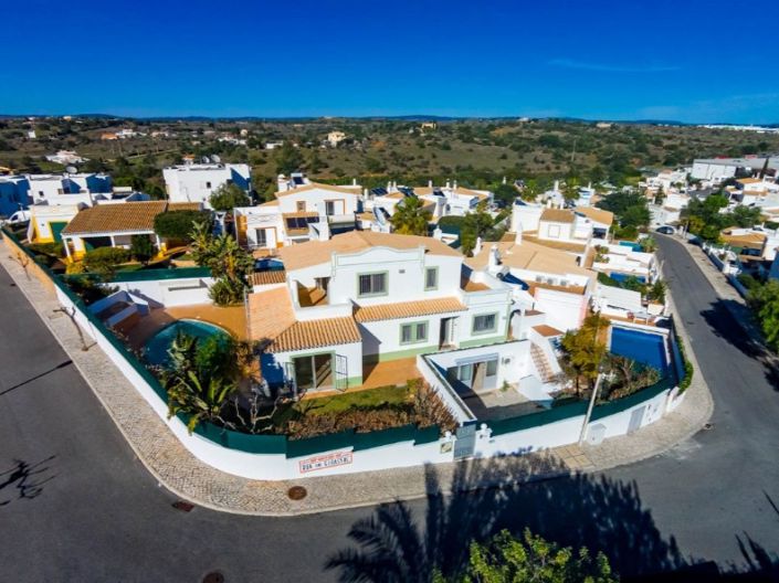 Image No.17-3 Bed House for sale