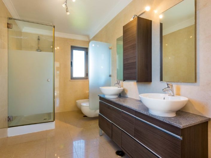 Image No.7-3 Bed House for sale