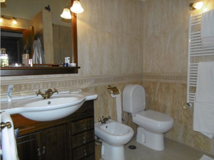 Image No.8-2 Bed House for sale