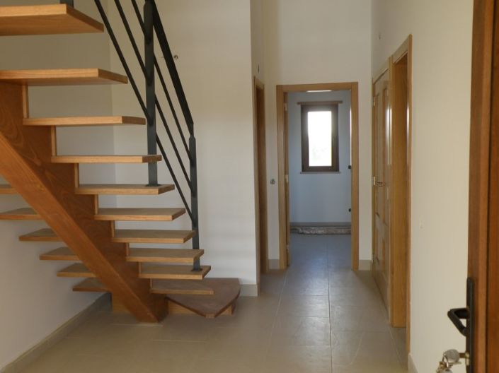 Image No.8-3 Bed House for sale