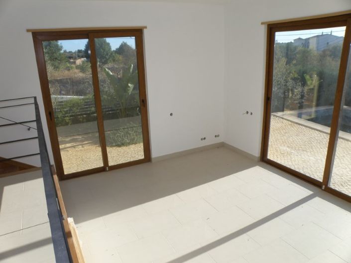 Image No.9-3 Bed House for sale