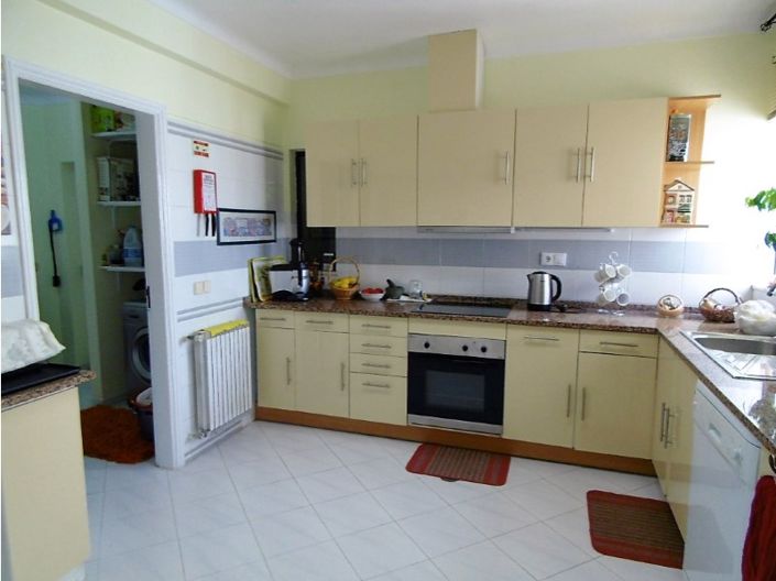 Image No.2-4 Bed House for sale