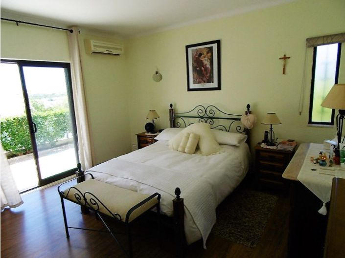 Image No.5-4 Bed House for sale