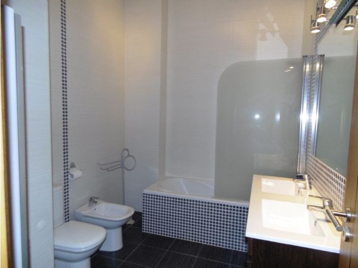 Image No.5-3 Bed House for sale