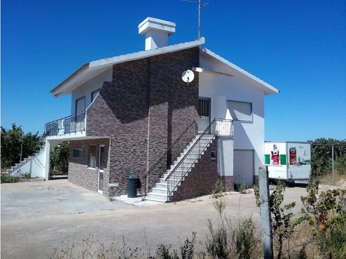 Image No.5-2 Bed House for sale