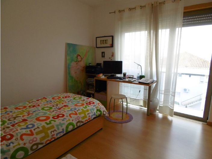 Image No.3-3 Bed Apartment for sale