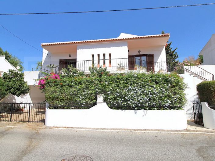 Image No.1-3 Bed House for sale