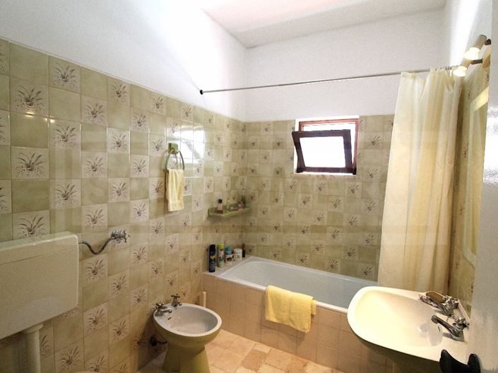 Image No.11-3 Bed House for sale